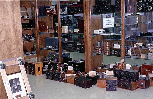 ARRL museum exhibits in the process of cataloguing, prior to storage.
